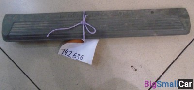 Накладка порога внутренняя передняя правая от Mitsubishi Pajero, Montero 3 1999-2006