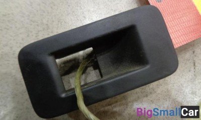 Накладка блока управления стеклоподъемниками задняя левая от Volkswagen Touareg 2002-2010