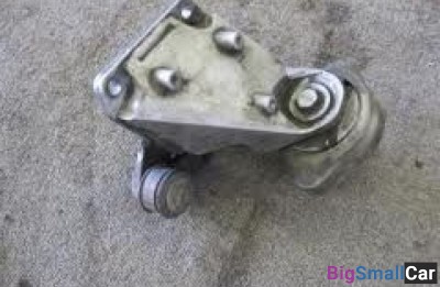 Кронштейн кпп VAG 8D0399108AN Правый V6