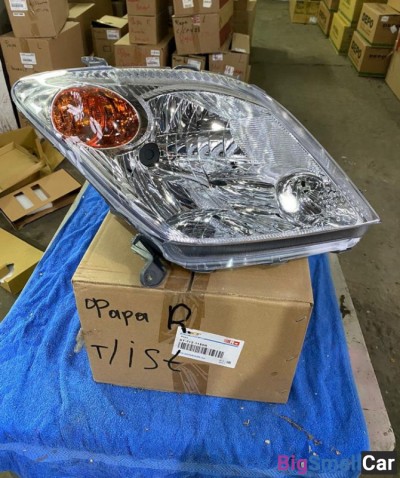 Фара правая Toyota Ist - купить Уфе