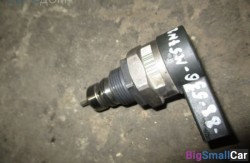 Датчик в топливной рампе м57n2 3.0 (13 Подготовка и регулир. рабочей смеси) 13537805734