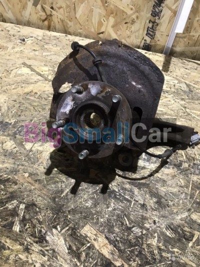 Поворотный кулак правый Nissan qashqai j10