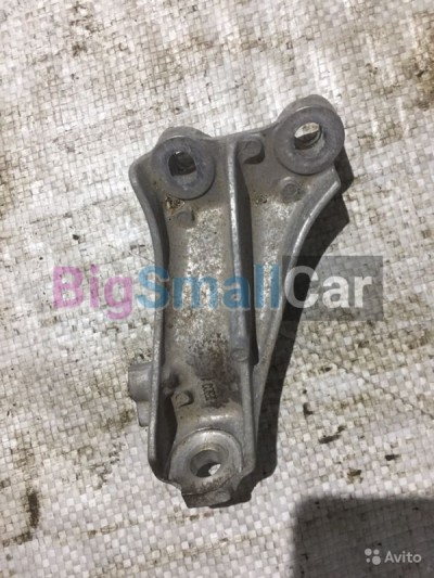 Кронштейн крепления двигателя Хонда цивик 4 Д